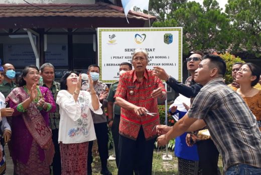 Ompu Betabas dan Puskesos Betabas Atasi Bantuan Salah Sasaran - GenPI.co KALBAR