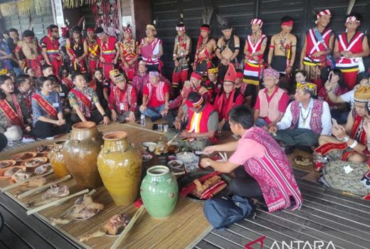 Masyarakat Sambut Pekan Gawai Dayak XXXVI dengan Ngampar Bide - GenPI.co KALBAR