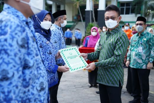 Serahkan SK, Edi: ASN Harus Paham Aturan dan Gerak Cepat - GenPI.co KALBAR