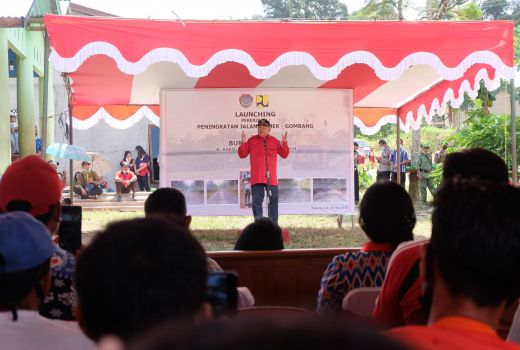 Peluncuran Ruas Jalan Dua Desa, Cornelis: Dirawat Baik-baik - GenPI.co KALBAR