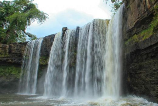 Air Terjun Merasap, Miniatur Niagara di Bumi Sebalo - GenPI.co KALBAR