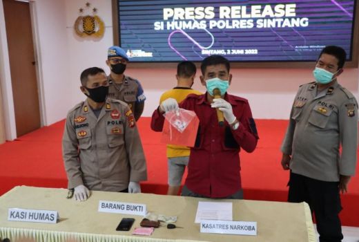 Guru Asal Melawi Ditangkap Polisi, Miliki Sabu 5,26 Gram - GenPI.co KALBAR