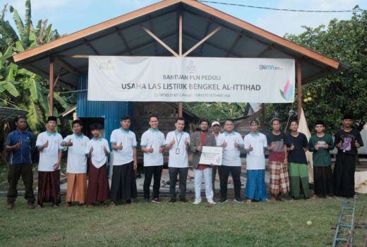 Dukung Pegiat UMKM, PLN Ketapang Salurkan Bantuan Rp 40 Juta - GenPI.co KALBAR