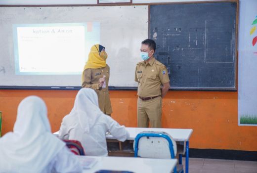 PPDB Online 2022, Edi: Jangan Ada Lagi Anak yang Tidak Bersekolah - GenPI.co KALBAR