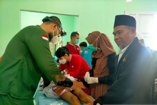 Khitanan Massal Baznas, Tjhai Chui Mie: Segera Berikan Zakat - GenPI.co KALBAR