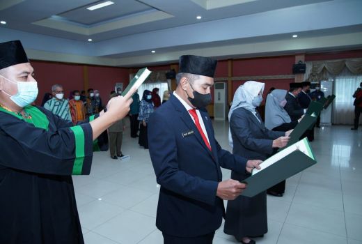 Lantik 5 Pejabat Eselon Dua, Edi: Sarana Tingkatkan Kinerja - GenPI.co KALBAR