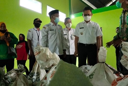 Bank Sampah Induk Khatulistiwa Kurangi 30 persen Produksi Sampah - GenPI.co KALBAR