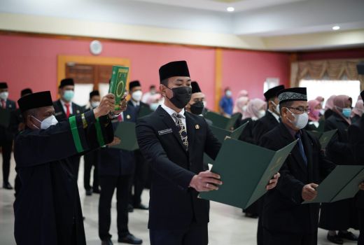Edi: Front Office Harus Berikan Pelayanan dengan Senyum - GenPI.co KALBAR