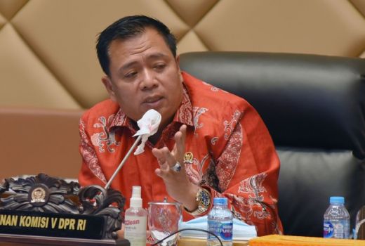 Lasarus, Putra Bumi Senentang yang Jabat Ketua Komisi V DPR RI - GenPI.co KALBAR