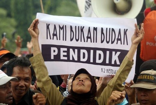 Guru PPPK Masuk, 1 Tenaga Honorer di Ketapang Diberhentikan - GenPI.co KALBAR