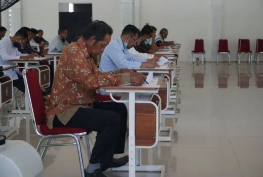 Seleksi Tambahan Bakal Calon Kades Kayong Utara, 1 Orang Absen - GenPI.co KALBAR