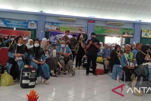 442 Jemaah Haji Kalbar Tiba di Pontianak, Bakal Dites Kesehatan - GenPI.co KALBAR