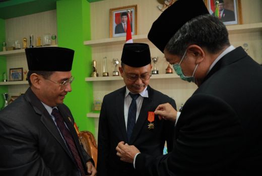 Jelang HUT RI, Wali Kota Terima Lencana Kehormatan DHN 45 RI - GenPI.co KALBAR