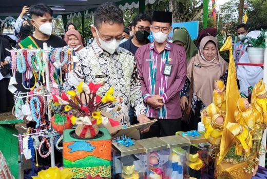 Kerja Sama dengan Pegadaian, Sampah Bisa Ditukar Emas - GenPI.co KALBAR