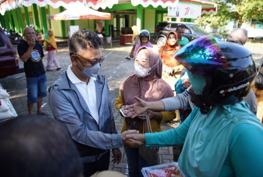 Kunjungi Pasar Murah, Ida Malah Dapat Cabai dari Wali Kota - GenPI.co KALBAR