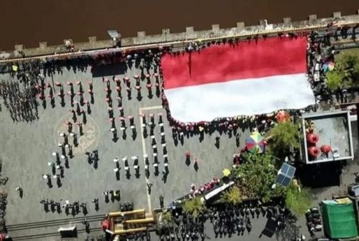 1.000 Bendera Merah Putih Dikibarkan di Waterfront City Pontianak - GenPI.co KALBAR