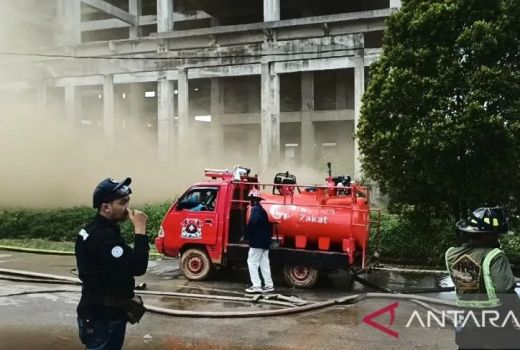 Berjibaku Padamkan Api di RS Untan, 5 Petugas Damkar Sesak Napas - GenPI.co KALBAR