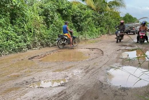 Kondisi Jalan di Kalbar Dipastikan 80 Persen Baik pada 2023 - GenPI.co KALBAR