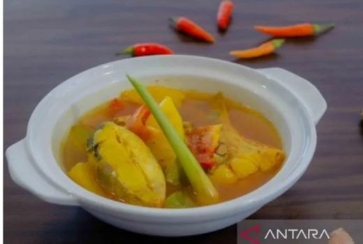 Ikan Asam Pedas Hadir dalam Menu Nusantara ASTON Ketapang - GenPI.co KALBAR