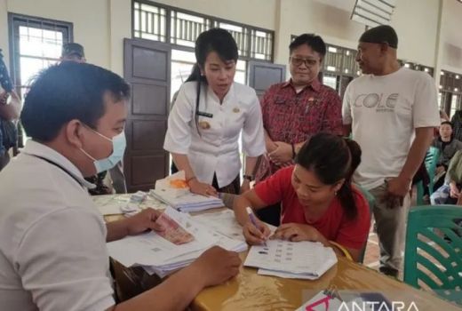 13.478 Masyarakat Singkawang Terima BLT BBM, Kata Tjhau Chui Mie - GenPI.co KALBAR