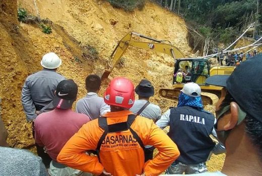 Tanah Longsor PETI, Tewaskan 5 Warga Bengkayang dan Sambas - GenPI.co KALBAR