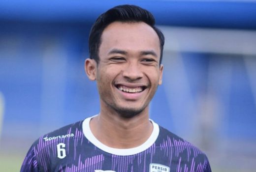 Berambisi Dapat Kepercayaan Pelatih Persib, Robi Darwis Bakal Kerja Keras - GenPI.co KALBAR
