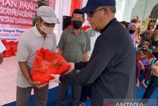 2.000 Paket Bansos Pangan Disalurkan Pemprov Kalbar di Bengkayang - GenPI.co KALBAR