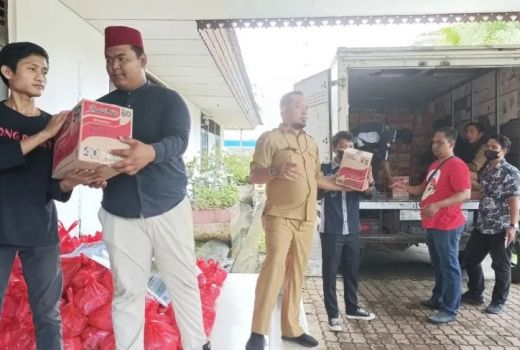 Ketapang Dapat 5 Boks Bantuan Banjir dari Posko Peduli Banjir Kalbar - GenPI.co KALBAR