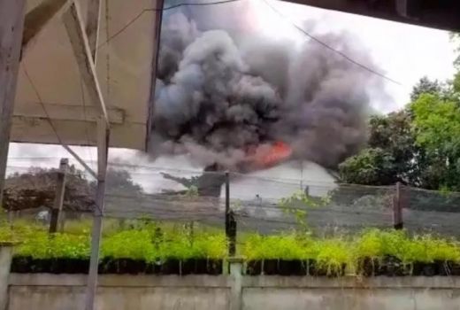 PKBM Insan Cinta Ikut Terbakar bersama 3 Ruko di Kecamatan Sekadau Hilir - GenPI.co KALBAR