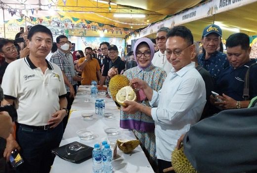 Padukan Festival Durian dan Kuliner, Edi Apresiasi Penyelenggara - GenPI.co KALBAR