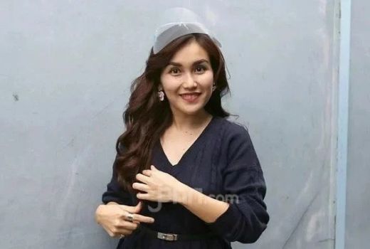 Trauma dengan Perceraian, Ayu Ting Ting Mengaku Hati-hati Menjalin Hubungan - GenPI.co KALBAR