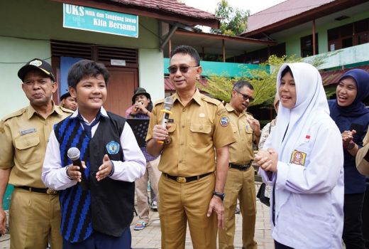 Nyanyi Bareng Wali Kota, Kado Ultah Istimewa Buat Joe Vandes - GenPI.co KALBAR