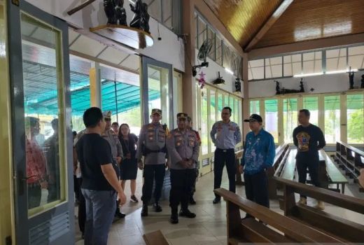 Pastikan Kesiapan Ibadah Natal 2022, Samuel Cek Sejumlah Gereja di Landak - GenPI.co KALBAR