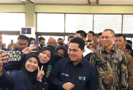 Masyarakat Kalbar Antusias Sambut Kedatangan Erick Thohir - GenPI.co KALBAR