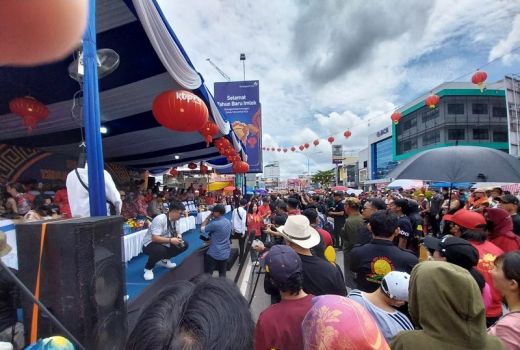 Warga Antusias Saksikan Karnaval Naga dan Barongsai di Pontianak - GenPI.co KALBAR