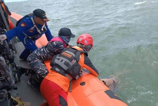 Kapal Tenggelam, Nakhoda Tugboat Sinar Pawan 1 Ditemukan Meninggal Dunia - GenPI.co KALBAR