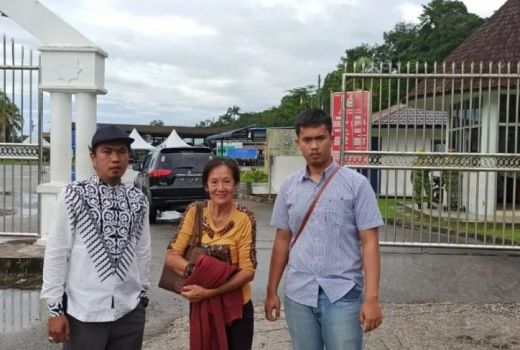 Over Stay, Perempuan Asal Malaysia Dideportasi Imigrasi Entikong - GenPI.co KALBAR