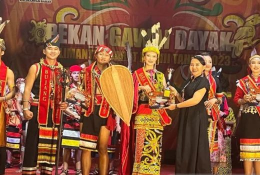 Generasi Muda Dayak Kalbar Diajak Jaga Kearifan Lokal - GenPI.co KALBAR