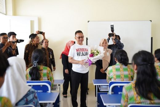 Resmikan 4 Gedung Sekolah, Edi Rusdi Kamtono Harap Jadi Sekolah Unggulan - GenPI.co KALBAR