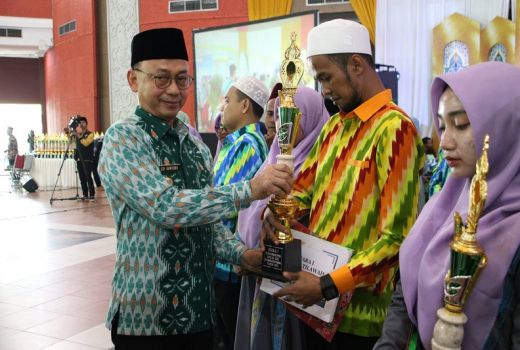 Kafilah Pontianak Kota Boyong Juara I MTQ Tingkat Kota - GenPI.co KALBAR
