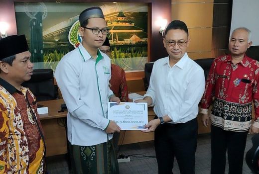 Madrasah Diniyah Takmiliyah Terima Bantuan Transportasi dari Pemkot Pontianak - GenPI.co KALBAR