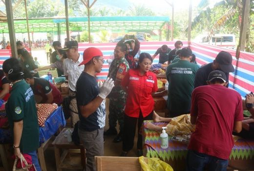 Gelar Sunatan Massal, Karolin: PDI Perjuangan Hadir Membantu Masyarakat - GenPI.co KALBAR