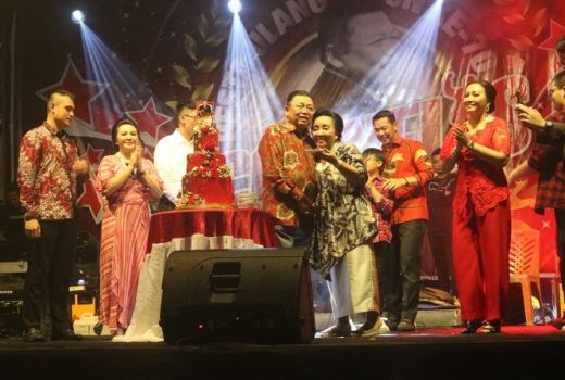 Masyarakat Antusisme Hadiri Syukuran HUT ke-70 Cornelis, Ada Tokoh Agama hingga Pejabat Kalbar - GenPI.co KALBAR