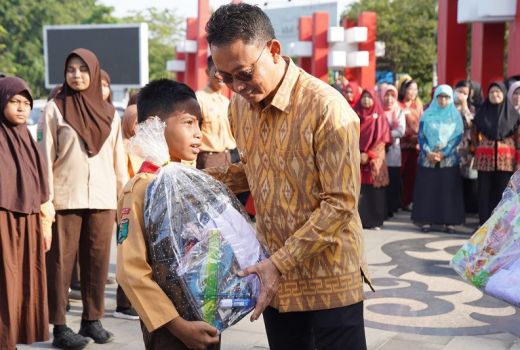 Siswa SD-SMP Sisihkan Rp 1.000 Setiap Jumat Bantu Siswa Kurang Mampu - GenPI.co KALBAR