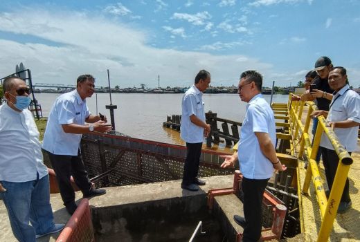 Sungai Kapuas Surut Penyebab Terganggunya Suplai Air PDAM - GenPI.co KALBAR