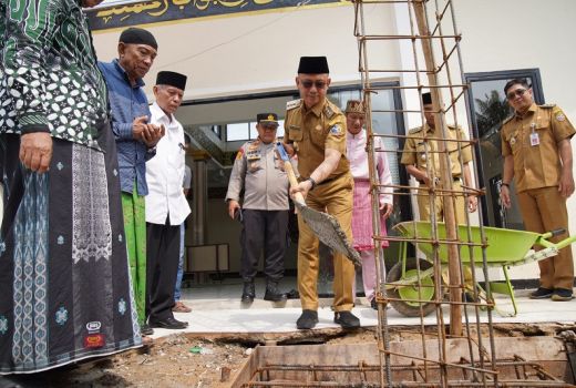Peletakan Batu Pertama Masjid Nurul Islam, Panitia Diminta Perhatikan Konstruksi - GenPI.co KALBAR
