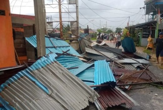 Warga di Mempawah Terdampak Puting Beliung, BPBD Imbau Lakukan Hal Ini - GenPI.co KALBAR