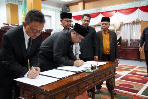 Edi Rusdi Kamtono Setujui 6 Raperda, Landasan Berikan Pelayanan kepada Masyarakat - GenPI.co KALBAR