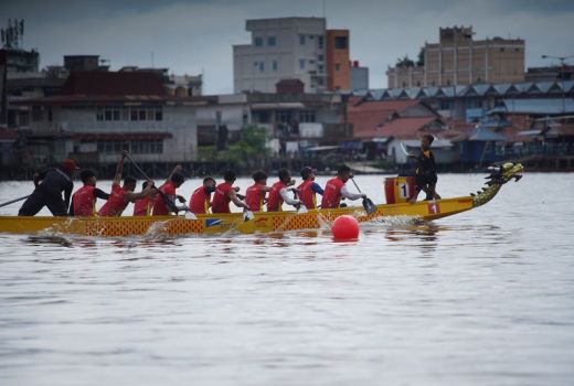 Perhelatan Lomba Perahu Naga Skala Internasional Didukung Disporapar Pontianak - GenPI.co KALBAR