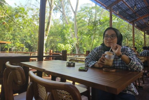 Aming Coffee Hadirkan Suasana Ngopi di Hutan Kota Pontianak - GenPI.co KALBAR